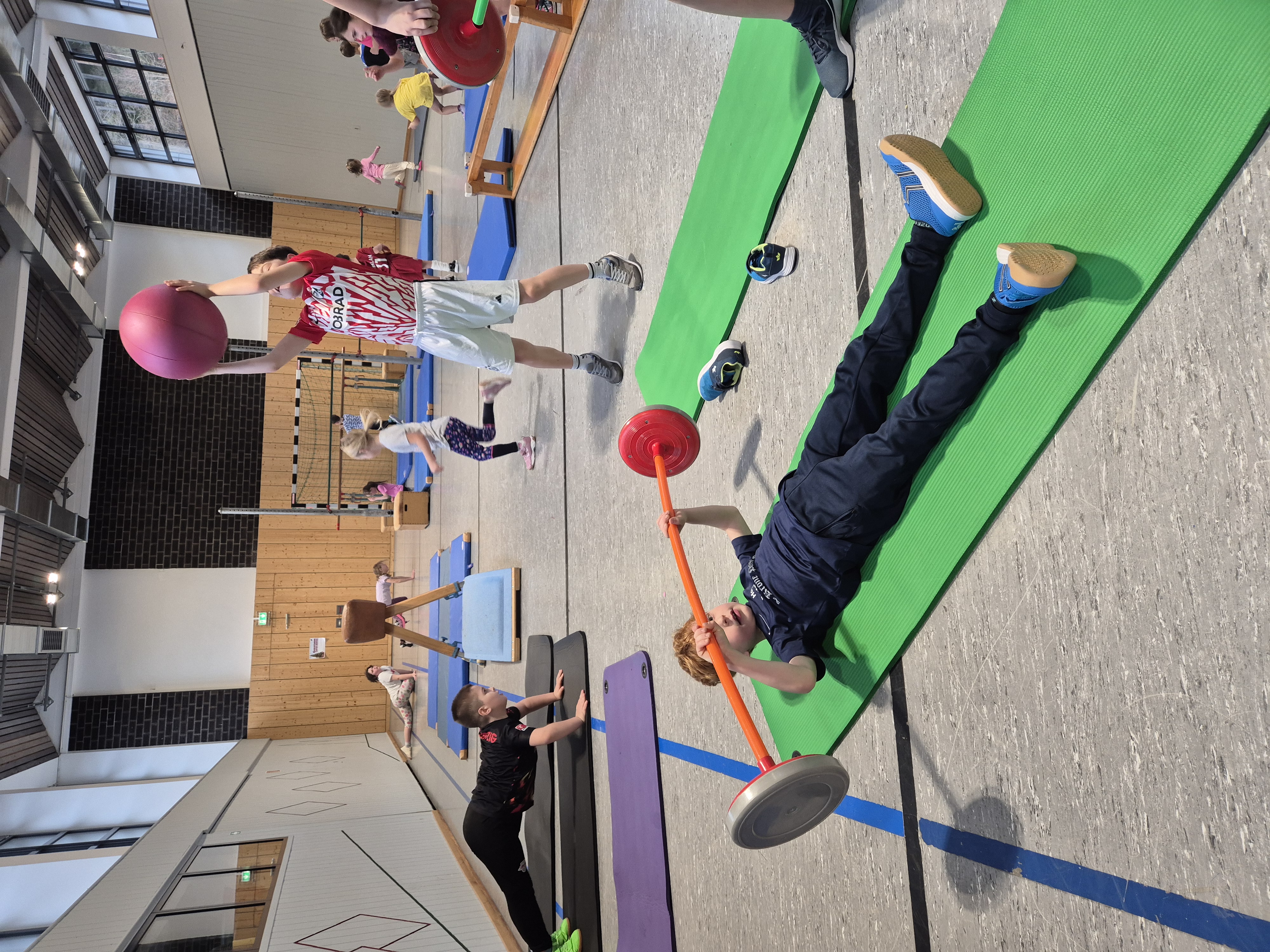 16.12.2025 - Krafttraining im Sportunterricht 16.12.2025 - Krafttraining im Sportunterricht