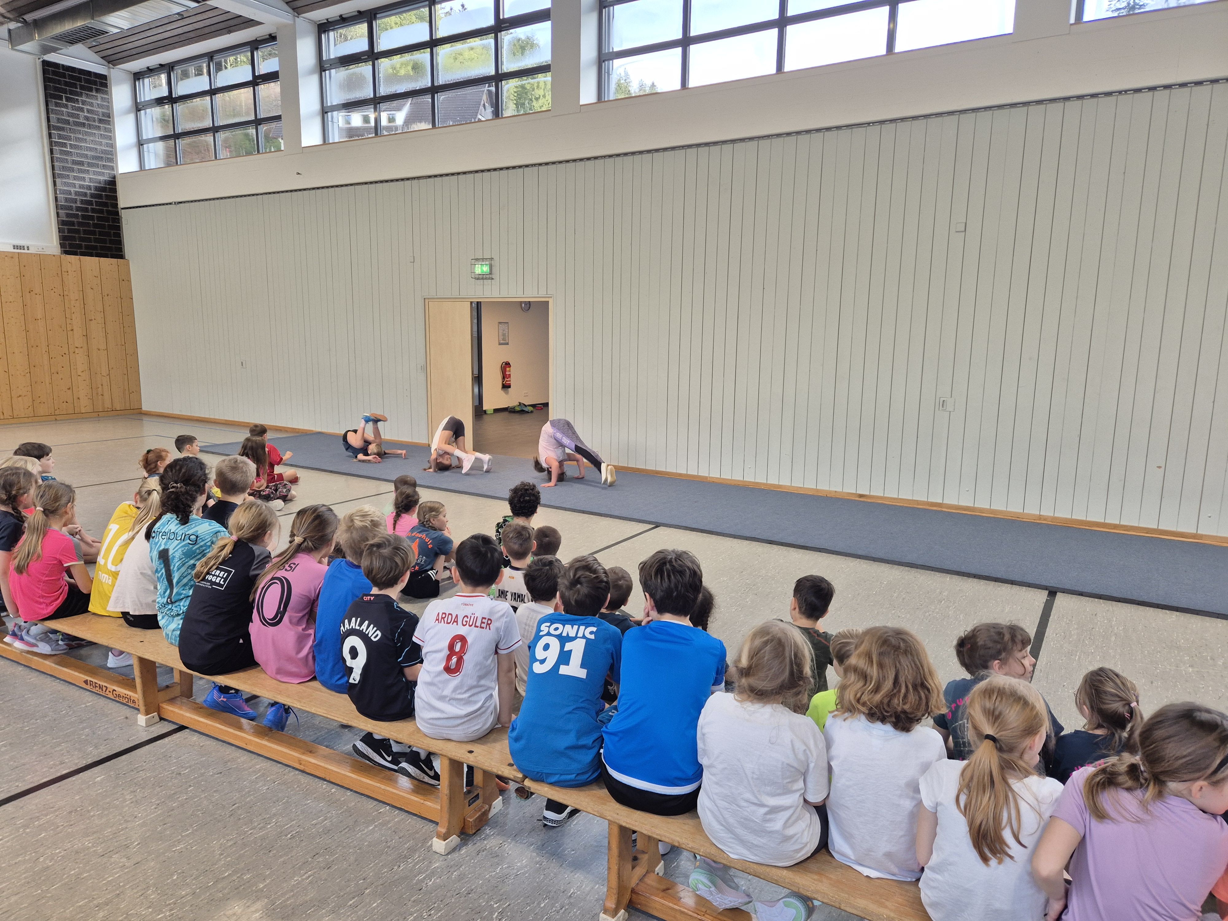 18.12.2025 - Bundesjugendspiele im Gerätturnen mit der GS Neukirch 18.12.2025 - Bundesjugendspiele im Gerätturnen mit der GS Neukirch